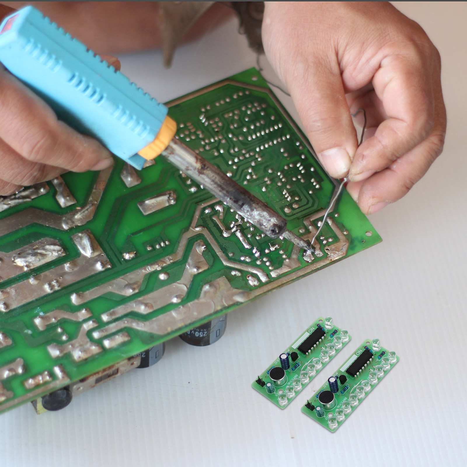 Diy Electronics Soldering Kit - 2-teiliges LED-Fließlicht-Lötset mit Tonsteuerung für Jugendliche
